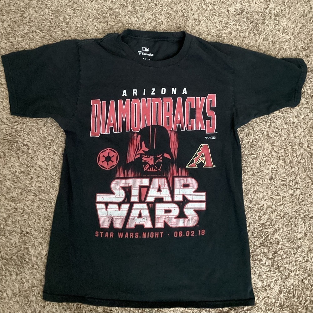 Fanatics Black and Red Star Wars Short Sleeve Tees-SZ S
PIT TO PIT 16”
Length 24